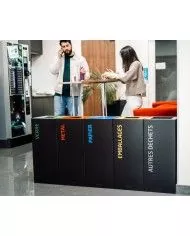 Poubelle conçu pour un usage intensif dans un cadre de bureau Poubelle conçu pour un usage intensif dans un cadre de bureau