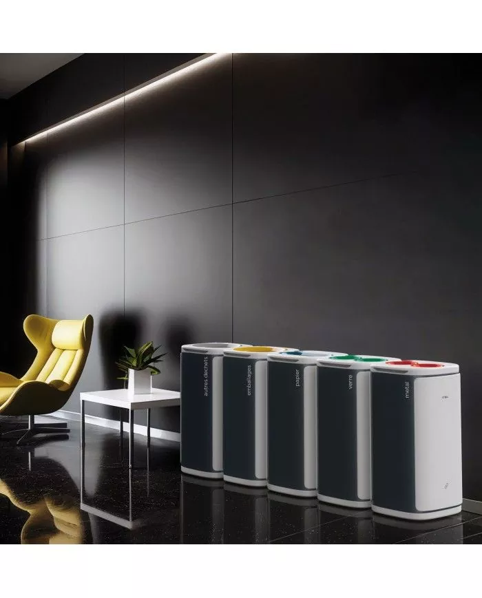 Poubelle conçu pour un usage intensif dans un cadre de bureau