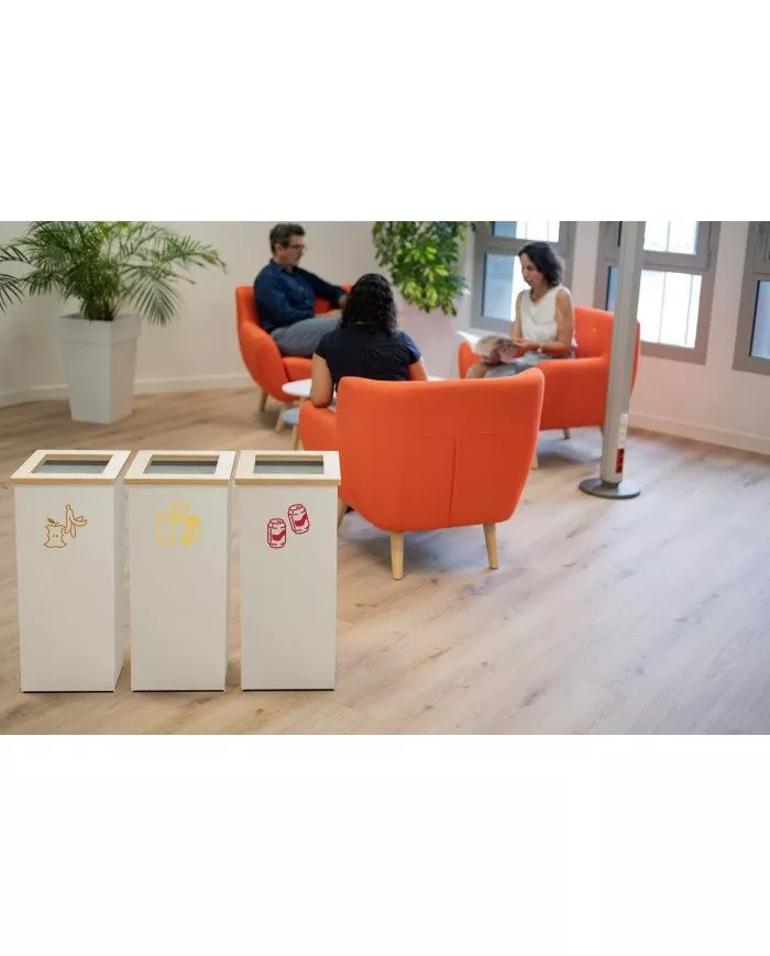 Poubelle conçu pour un usage intensif dans un cadre de bureau